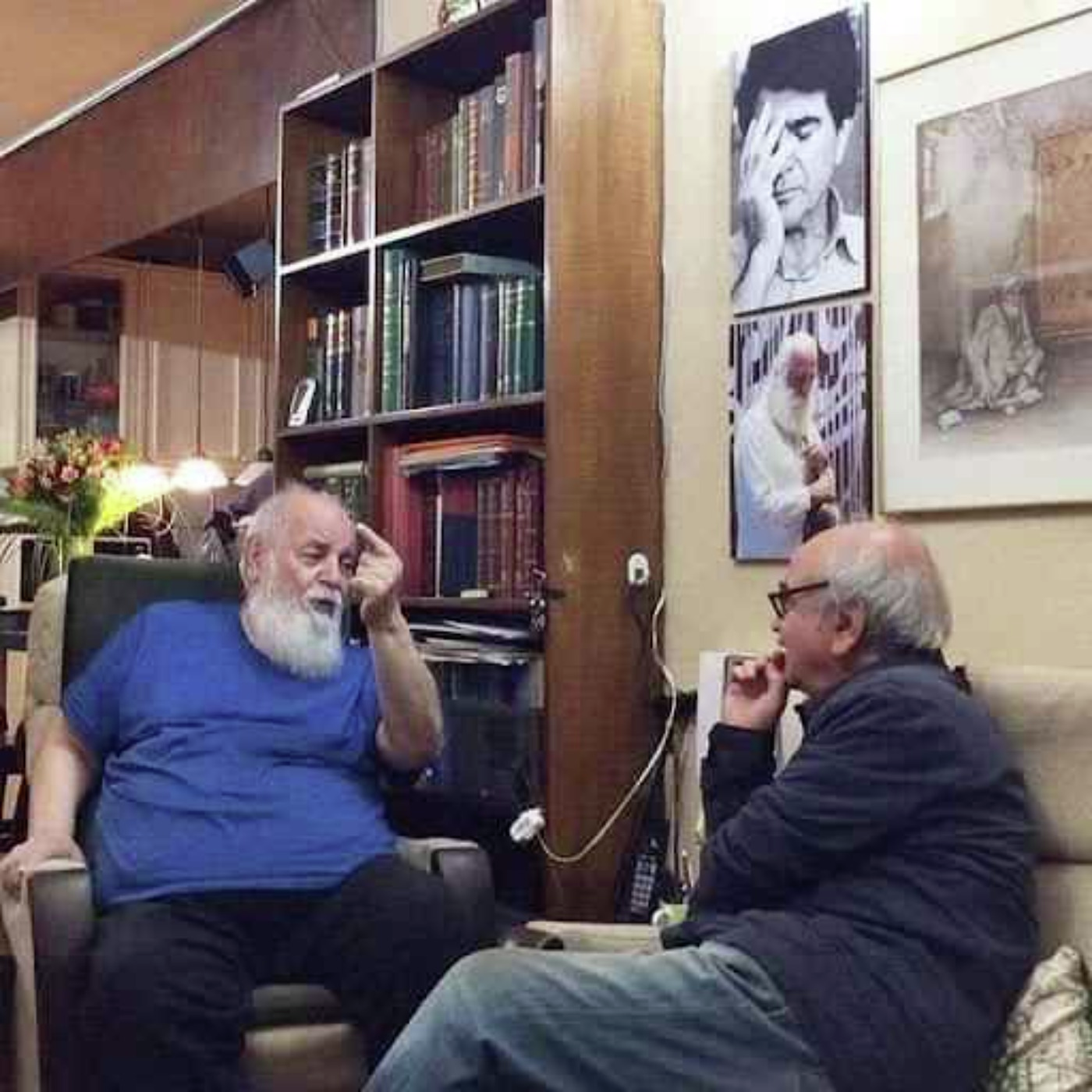 زبان عاشقان چشم است