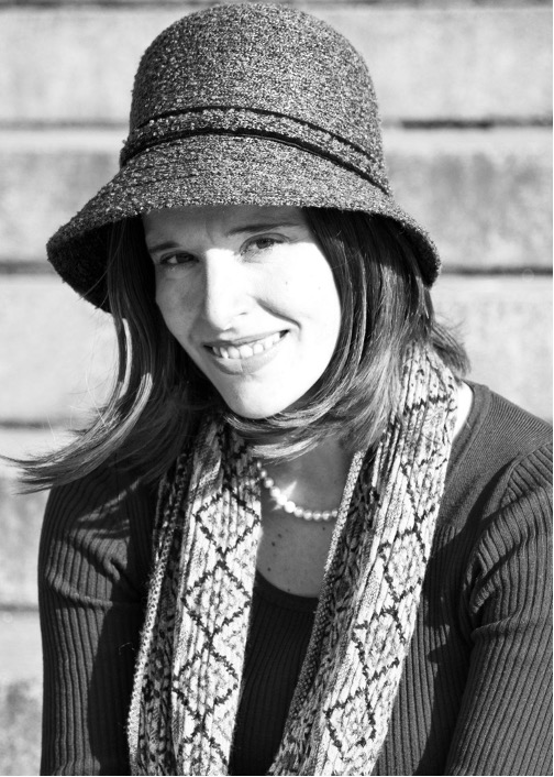 Galician Author Eva Moreda and Translator Lindsay Semel: "Stitches" episode artwork