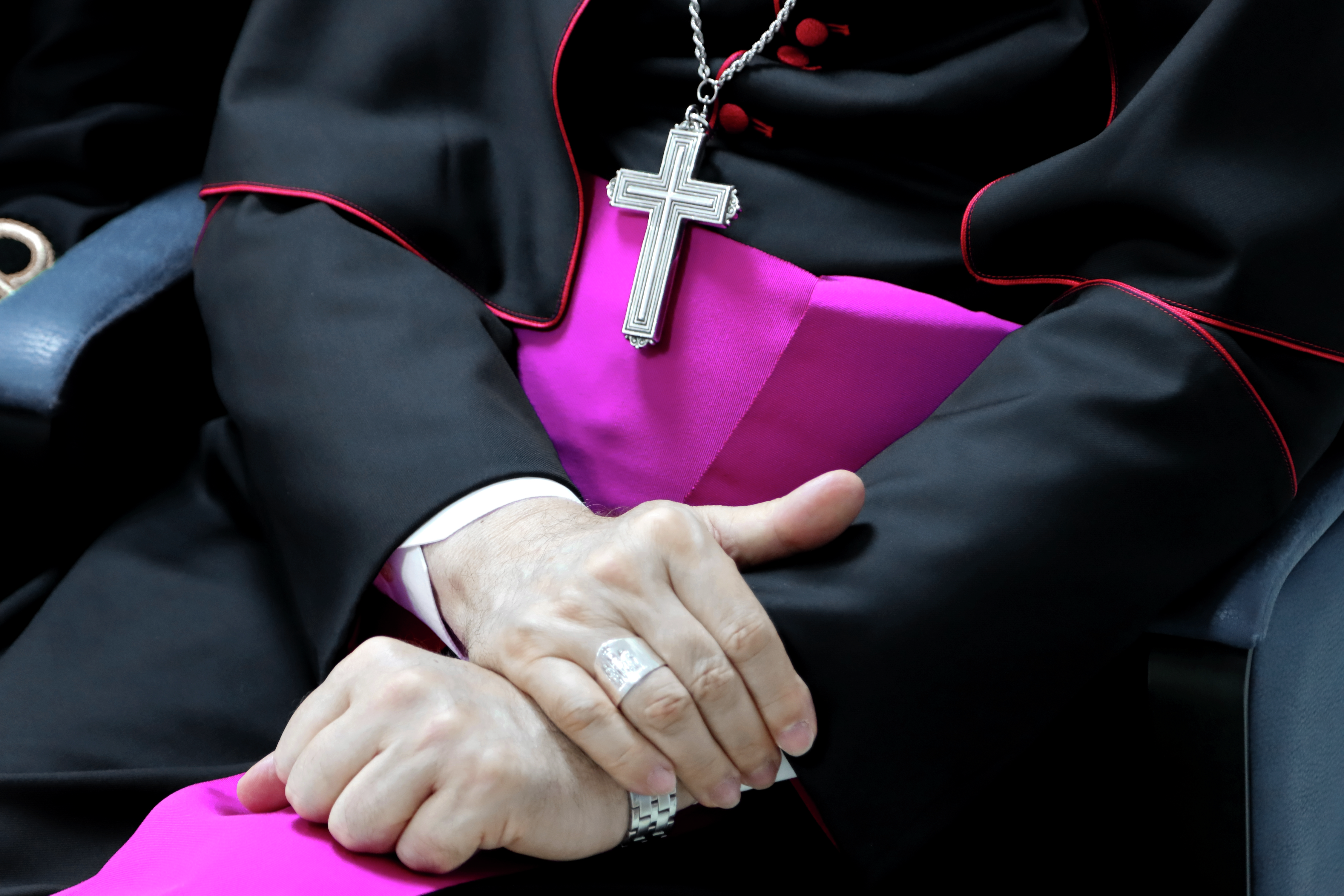Did St. Peter Dismiss the Idea of Church Hierarchy? (Father Simon Says) episode artwork