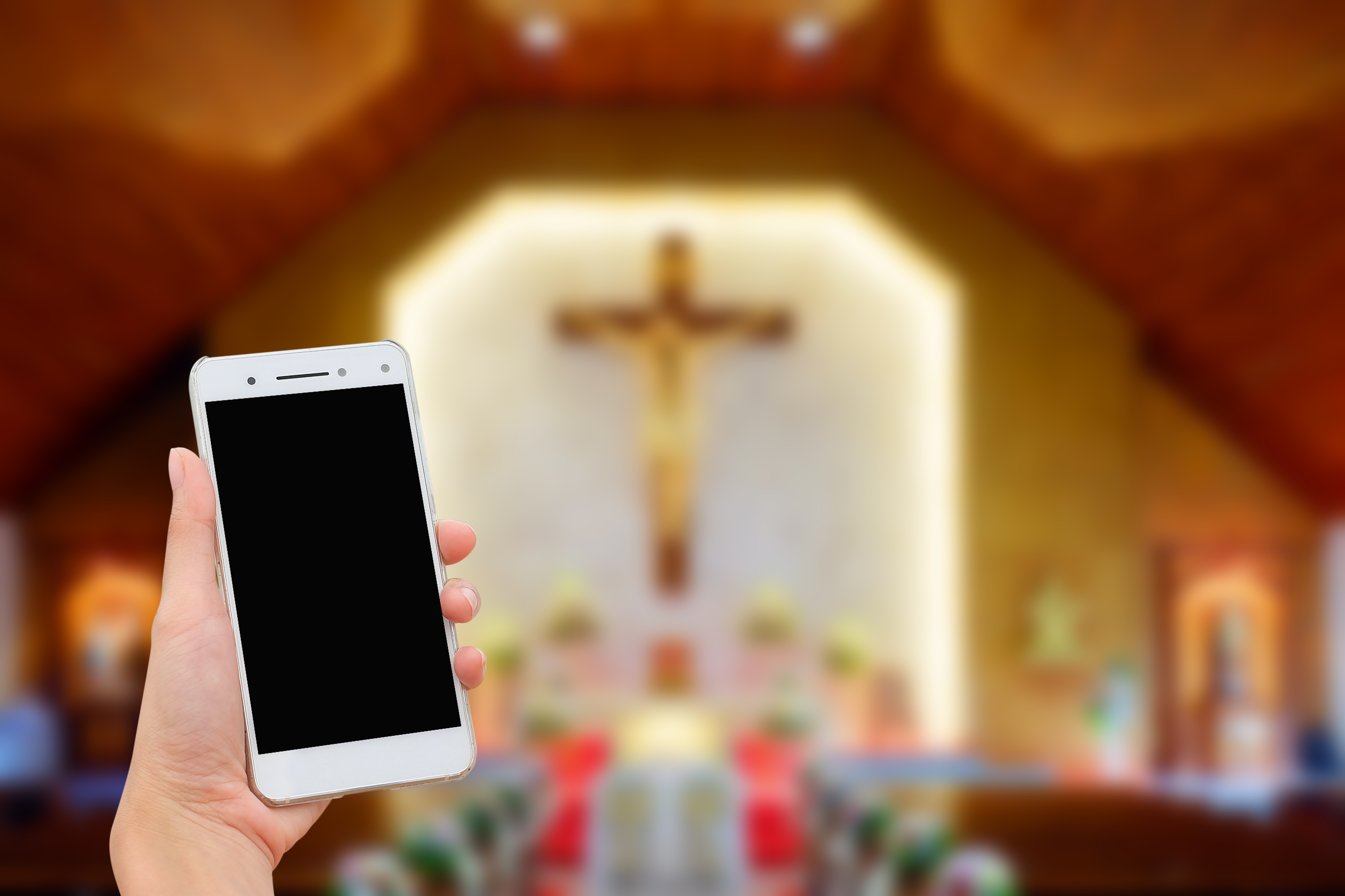 Should You Use Your Phone to Follow Along with the Mass? (The Patrick Madrid Show)