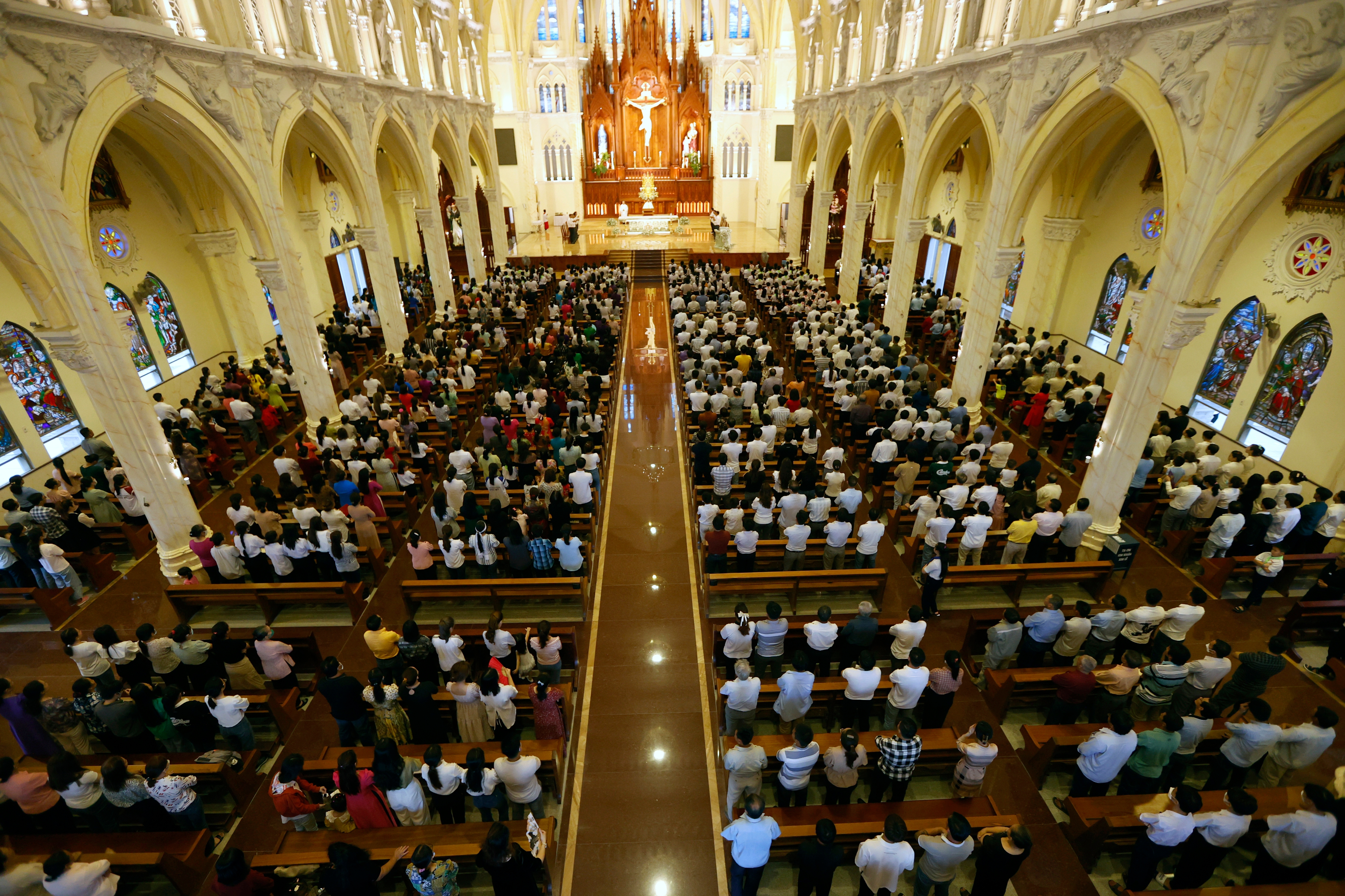Why the Difference Between Saying "Catholic" and "Christian" Can Be Misleading (The Patrick Madrid Show)