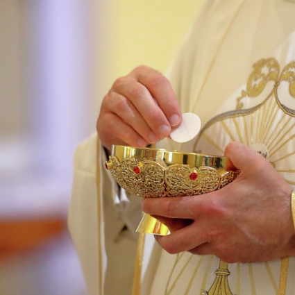 Is a Mass Invalid if the Priest is in Mortal Sin? : Questions from a Protestant Pastor (The Patrick Madrid Show)
