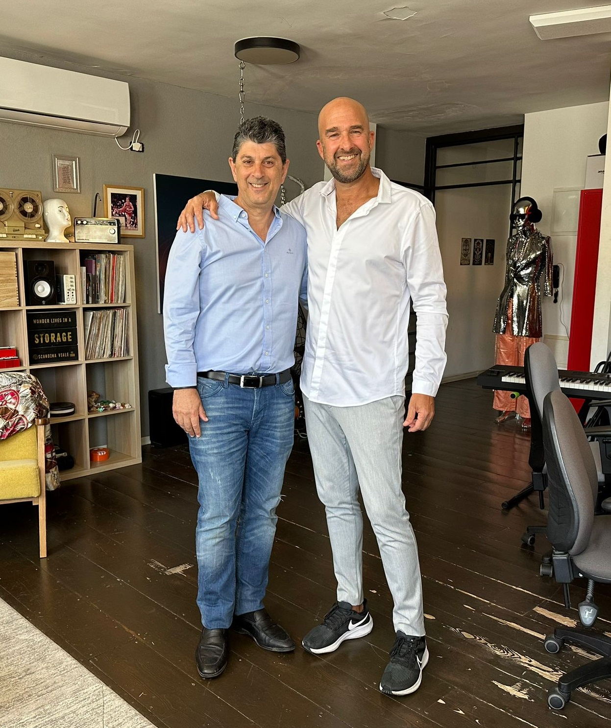 פרק 249: פינו צרויה, מנכ