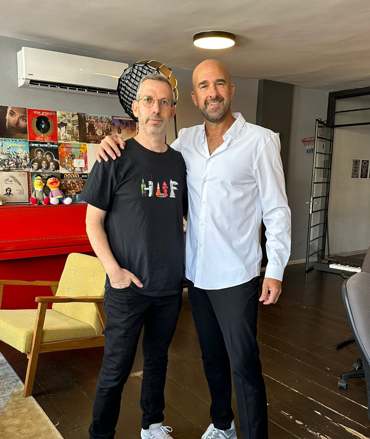 פרק 270: ניב חורש, מנכ