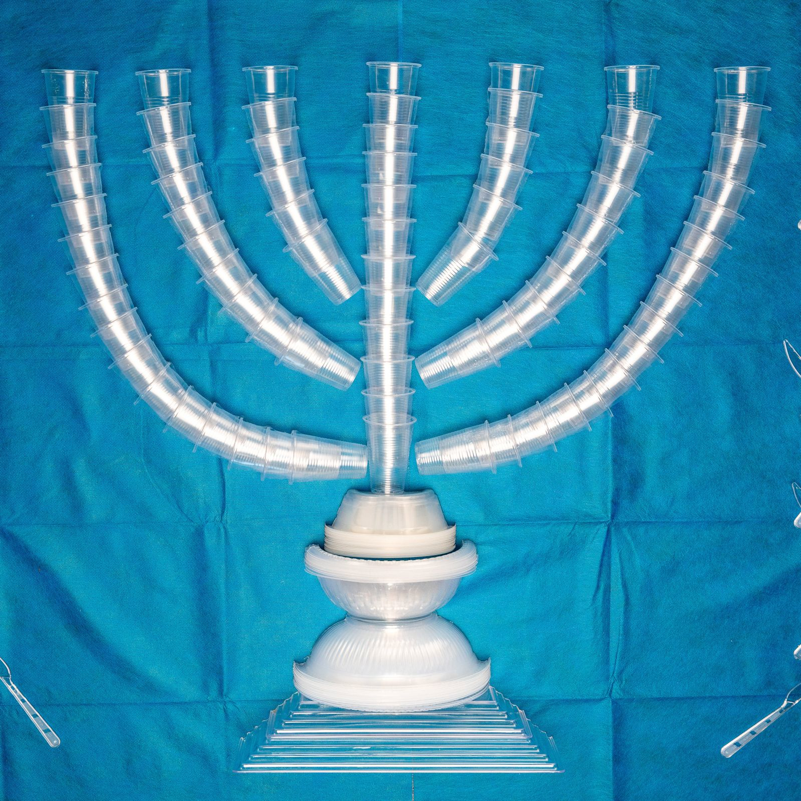 מדינת חד"פ: כך התמכרה ישראל לכלי פלסטיק חד-פעמיים