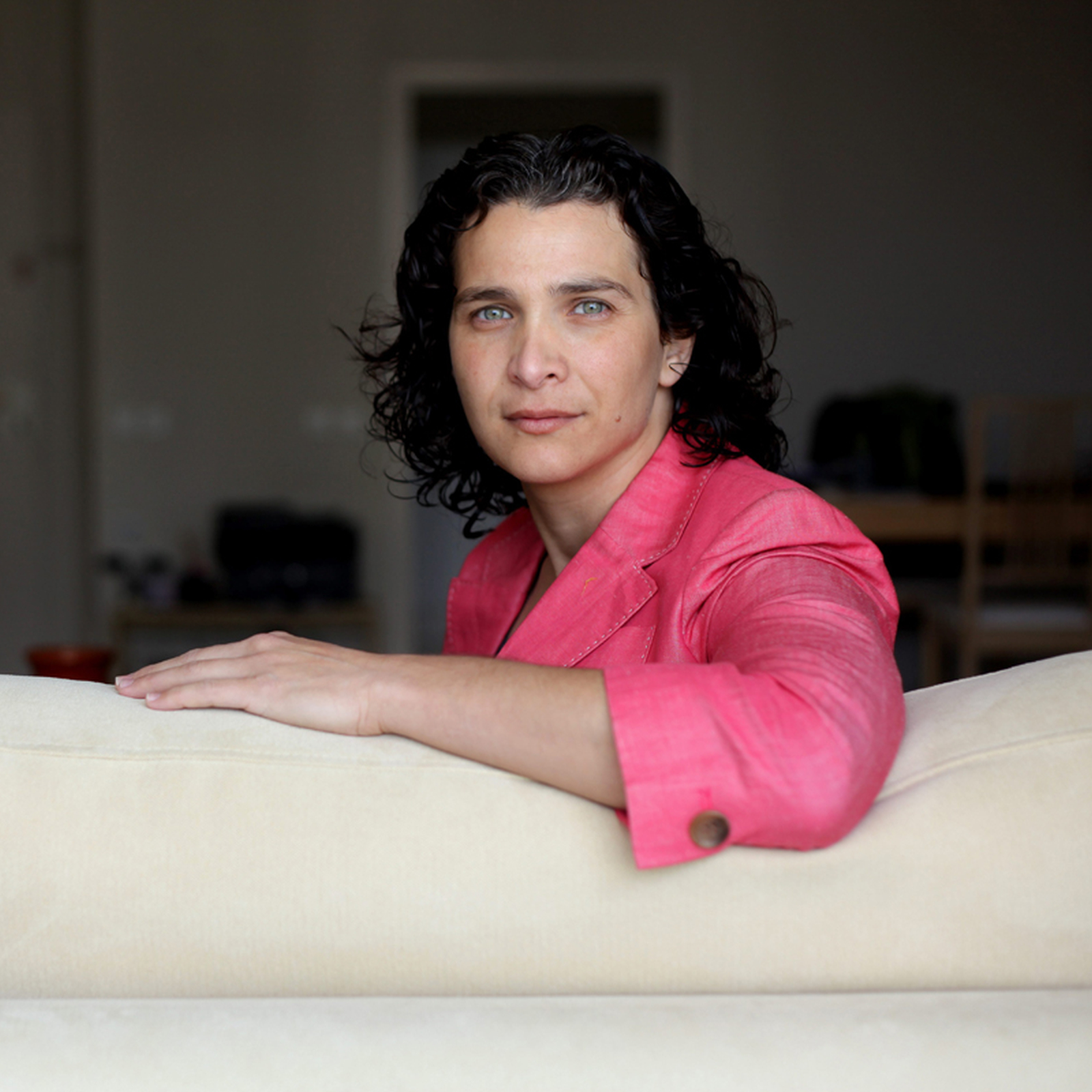 פרק 28: קרין נהון על הפוליטיקה המלוכלכת ברשתות החברתיות