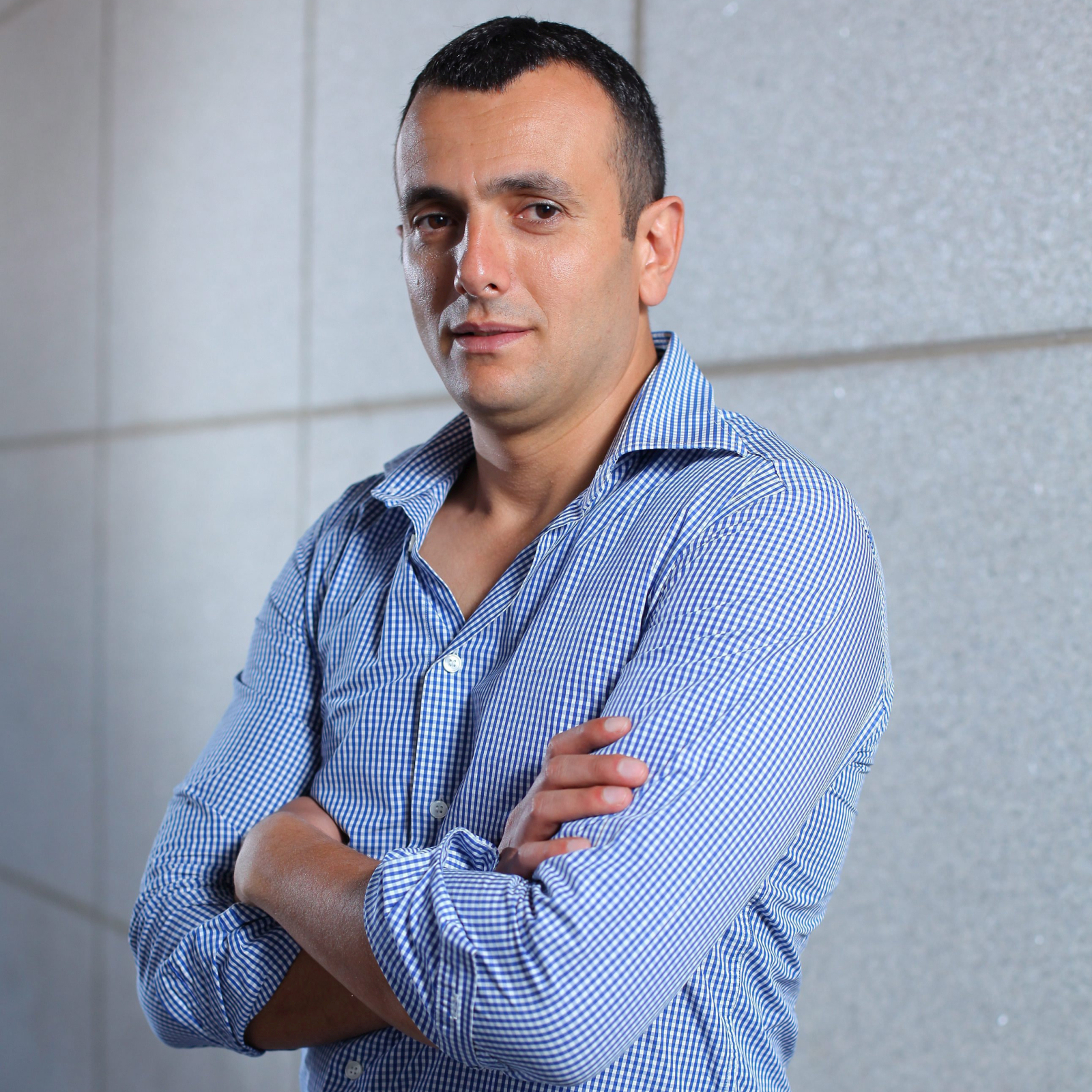 שי בחנות חרסינה: מה עובר על מנכ"ל האוצר שי באב"ד?