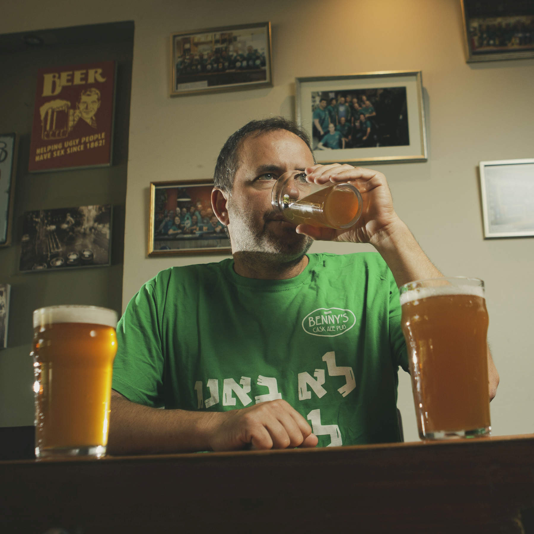 המשוגעים לדבר: מתברר שכל השנים שתינו בירה לא נכון