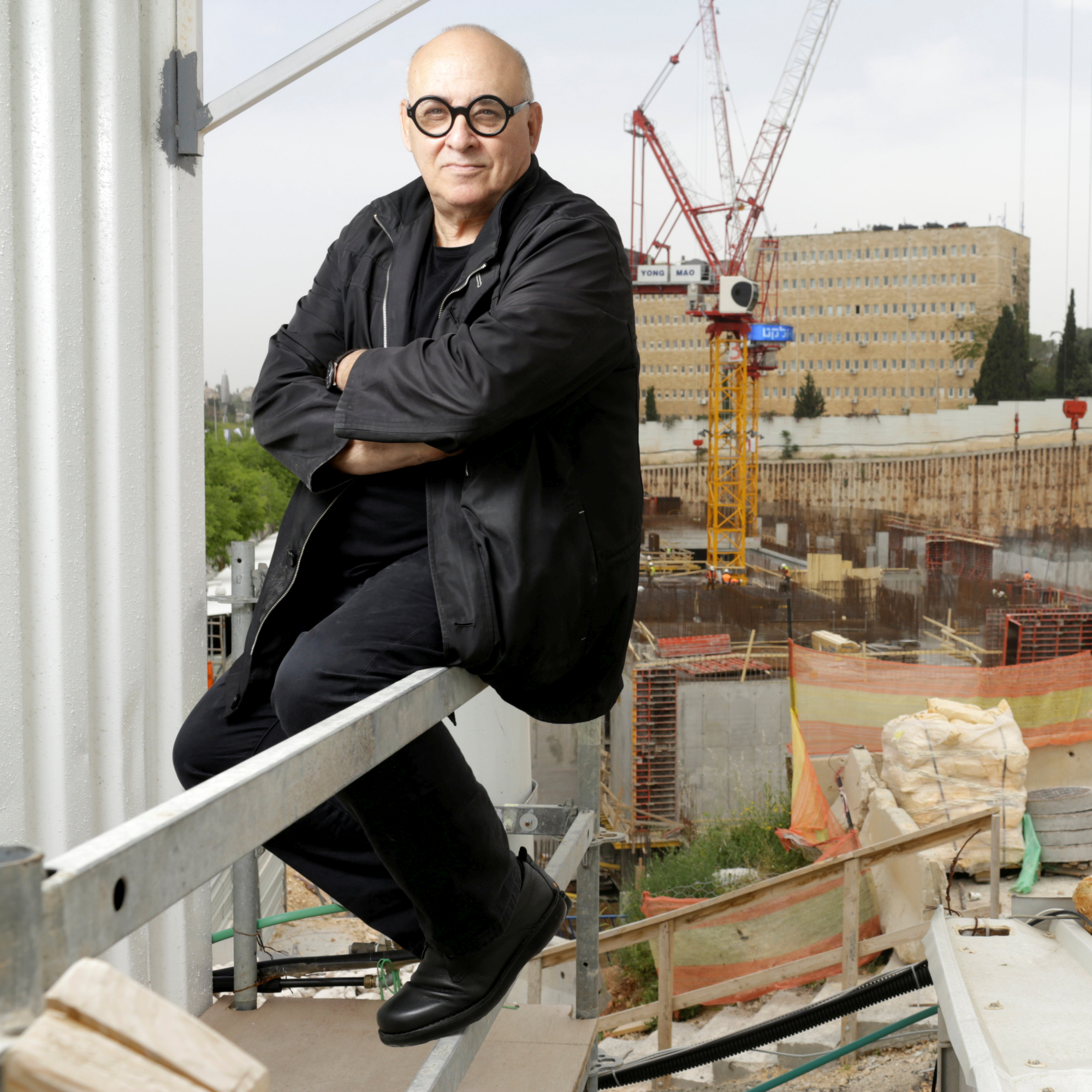 "השלטון צריך להבין שהציבור אינו אויב. אין סיבה שיסתתר מאחורי חומות"