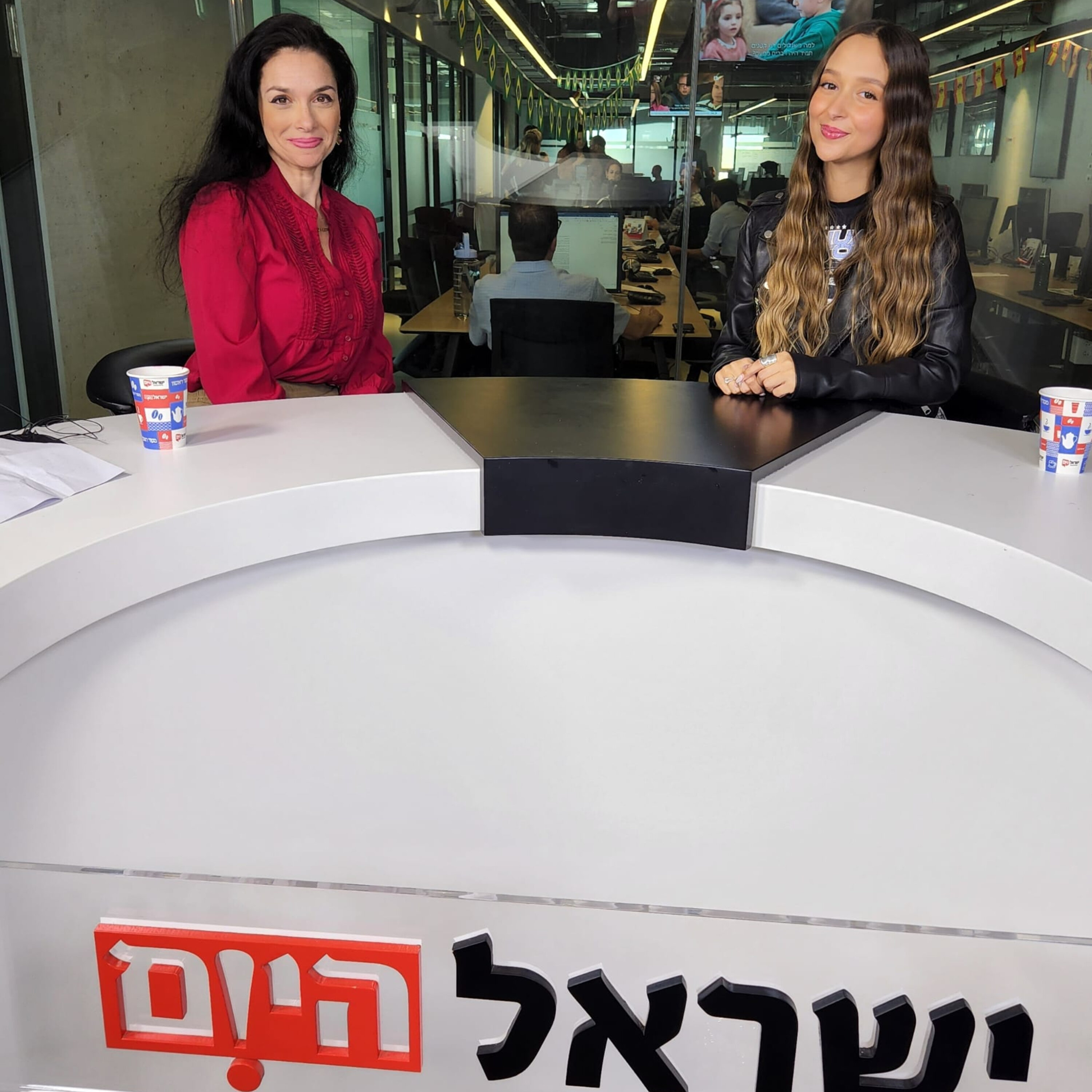 "החופרת" מארחת את ענבל רז episode artwork