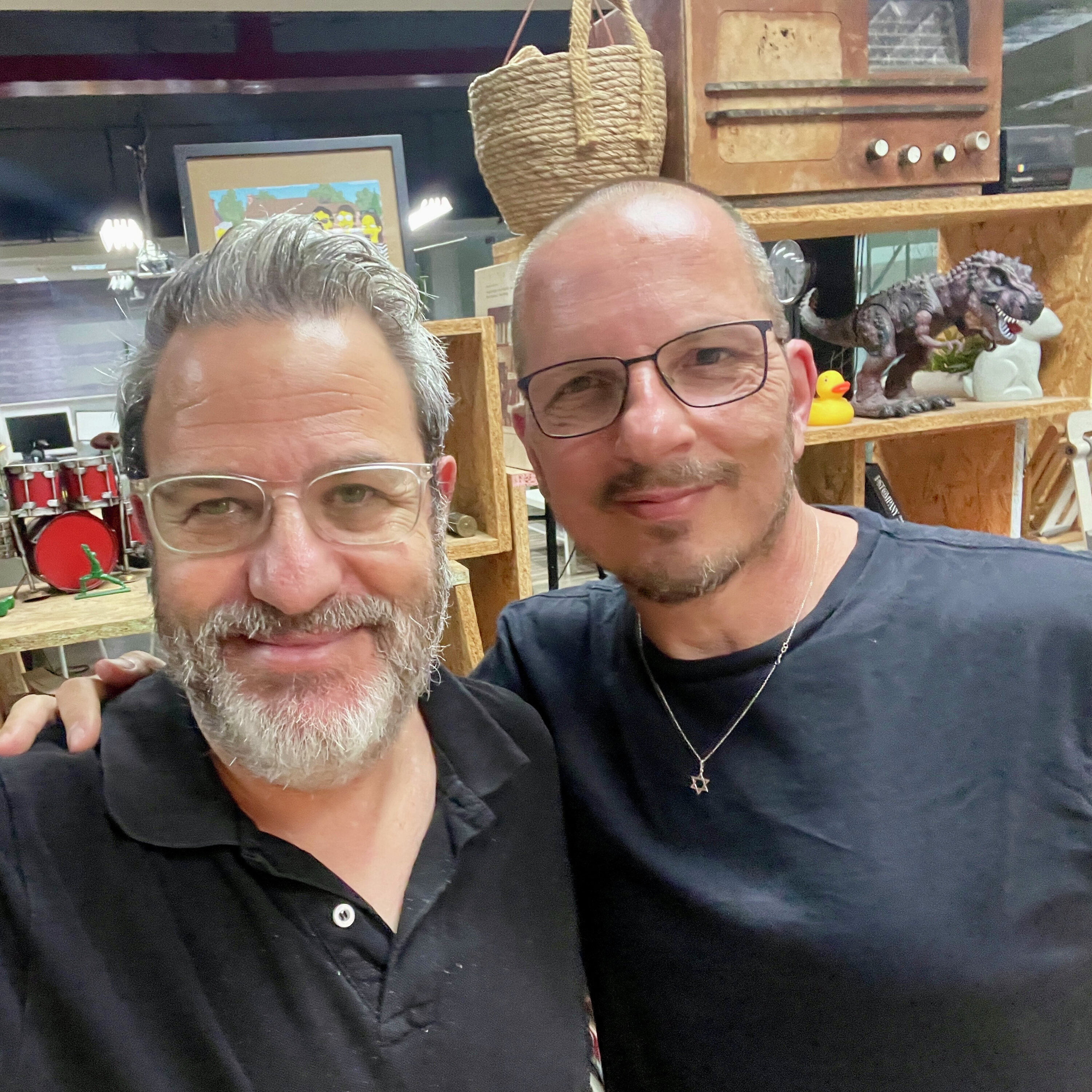 האם פרסום הוא בעצם סוג של כישוף? פרק 412 עם אייל לינור, יועץ אסטרטגי האם פרסום הוא בעצם סוג של כישוף? פרק 412 עם אייל לינור, יועץ אסטרטגי