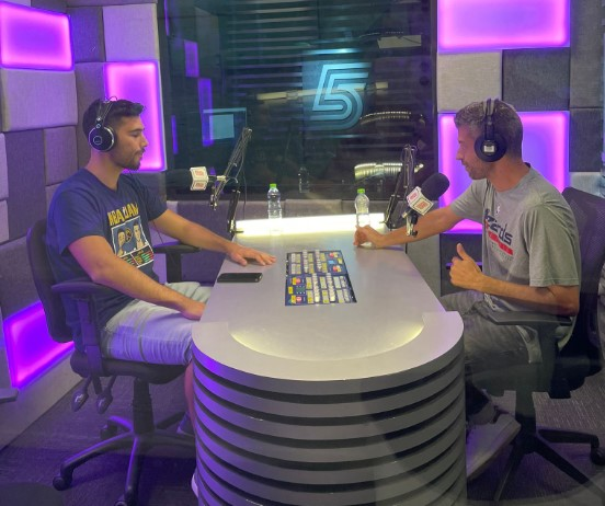 נכנסים לאווירה