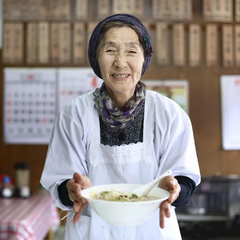 ほっこりエピソード満載！ 食堂のおばあちゃん「おいしい」裏話
