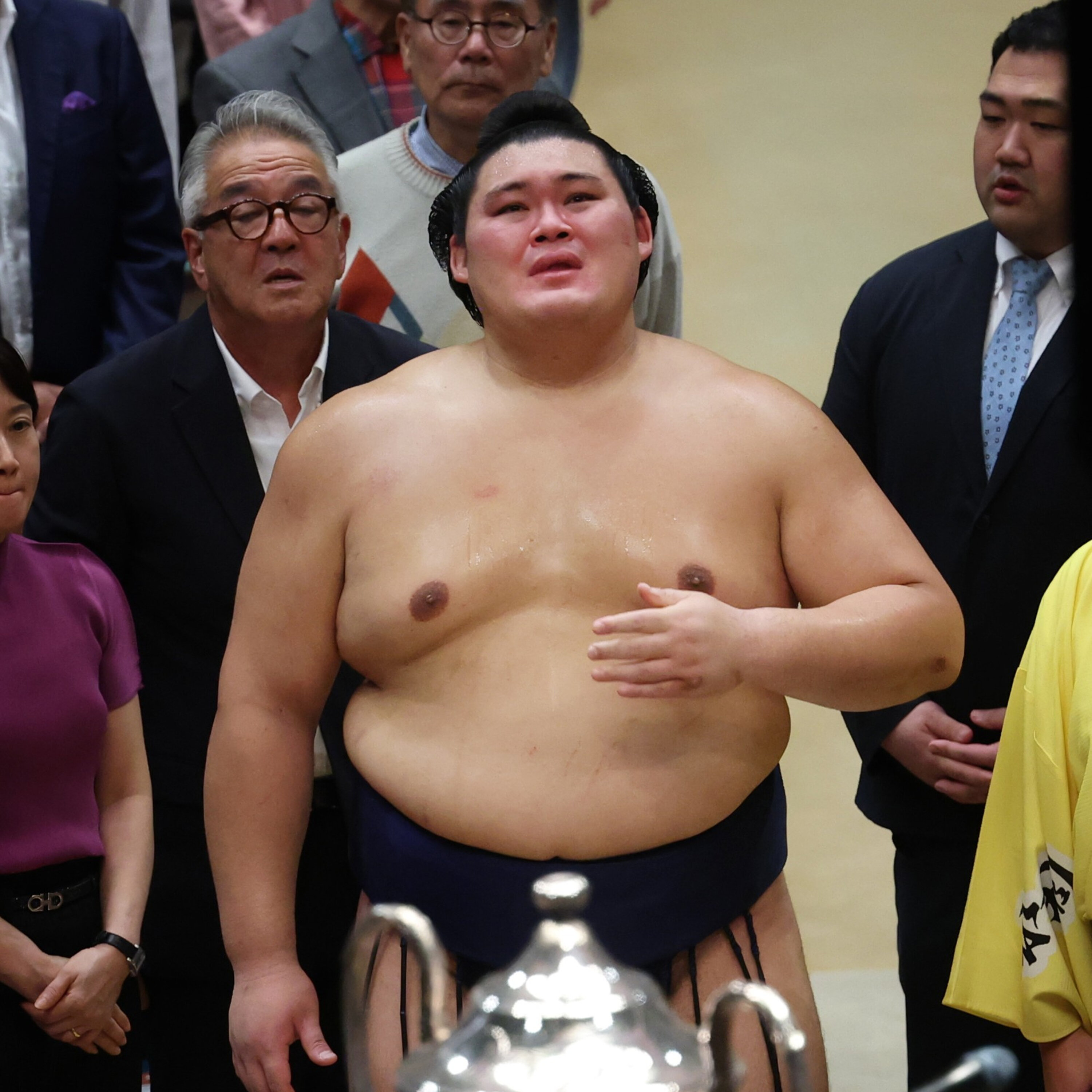 (相撲 #34)1年ぶりの賜杯、涙が止まらなかった大の里 場所をわかせた小兵の藤ノ川