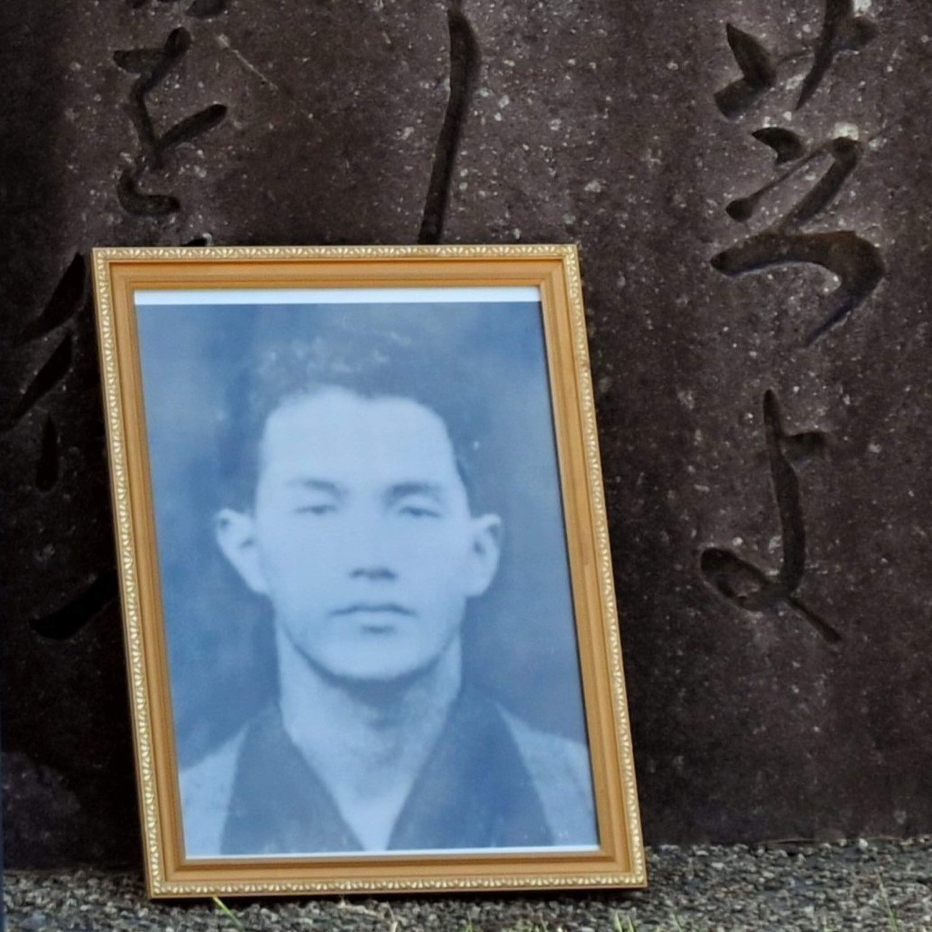 〈特攻隊 神よ神よと おだてられ〉 抵抗の一行詩つむいだ先に 川柳と戦争① #958