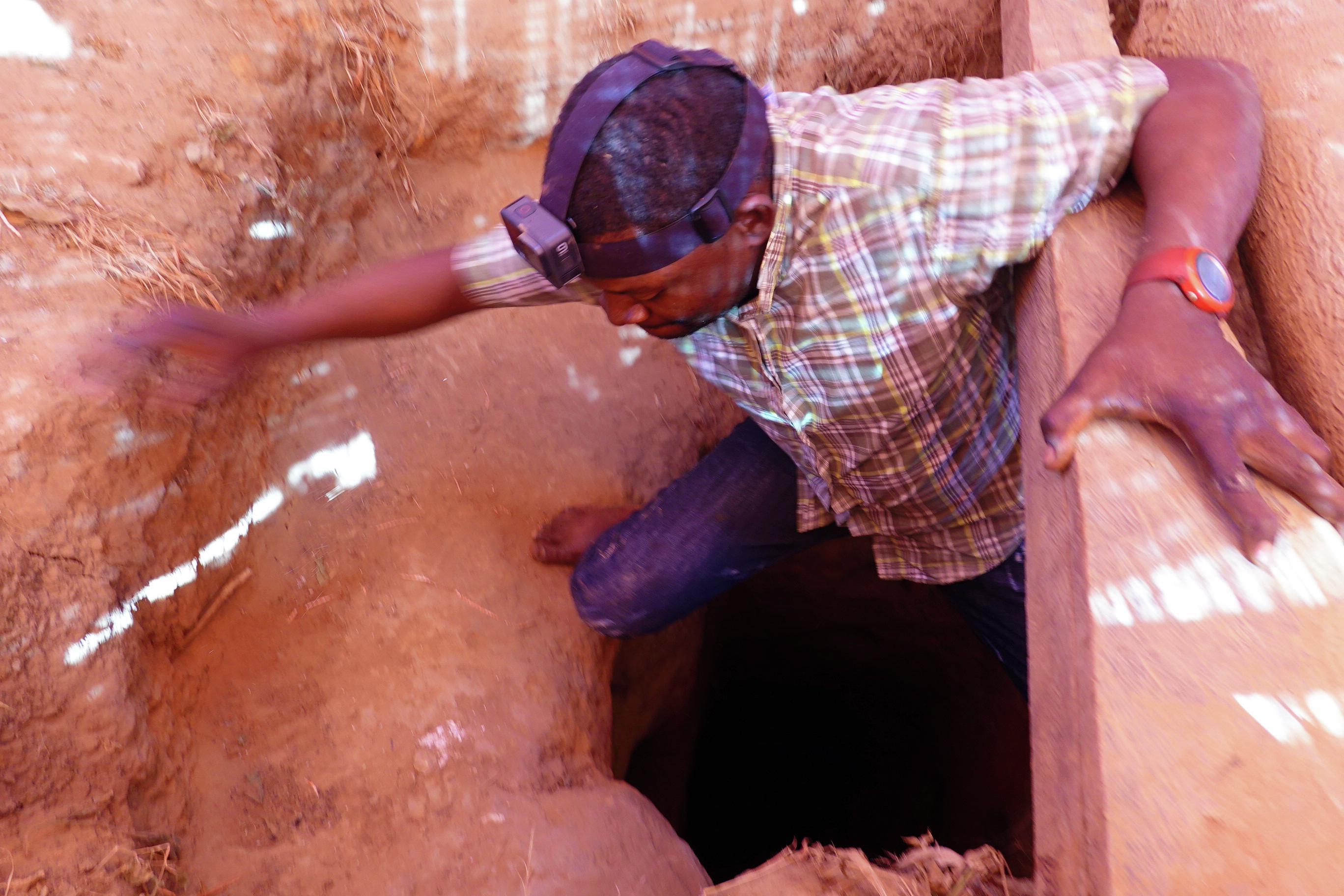 （再）住宅裏に掘られた違法な鉱山　命の危険を感じ、取材を断念　コバルト生産の闇（後編） #989