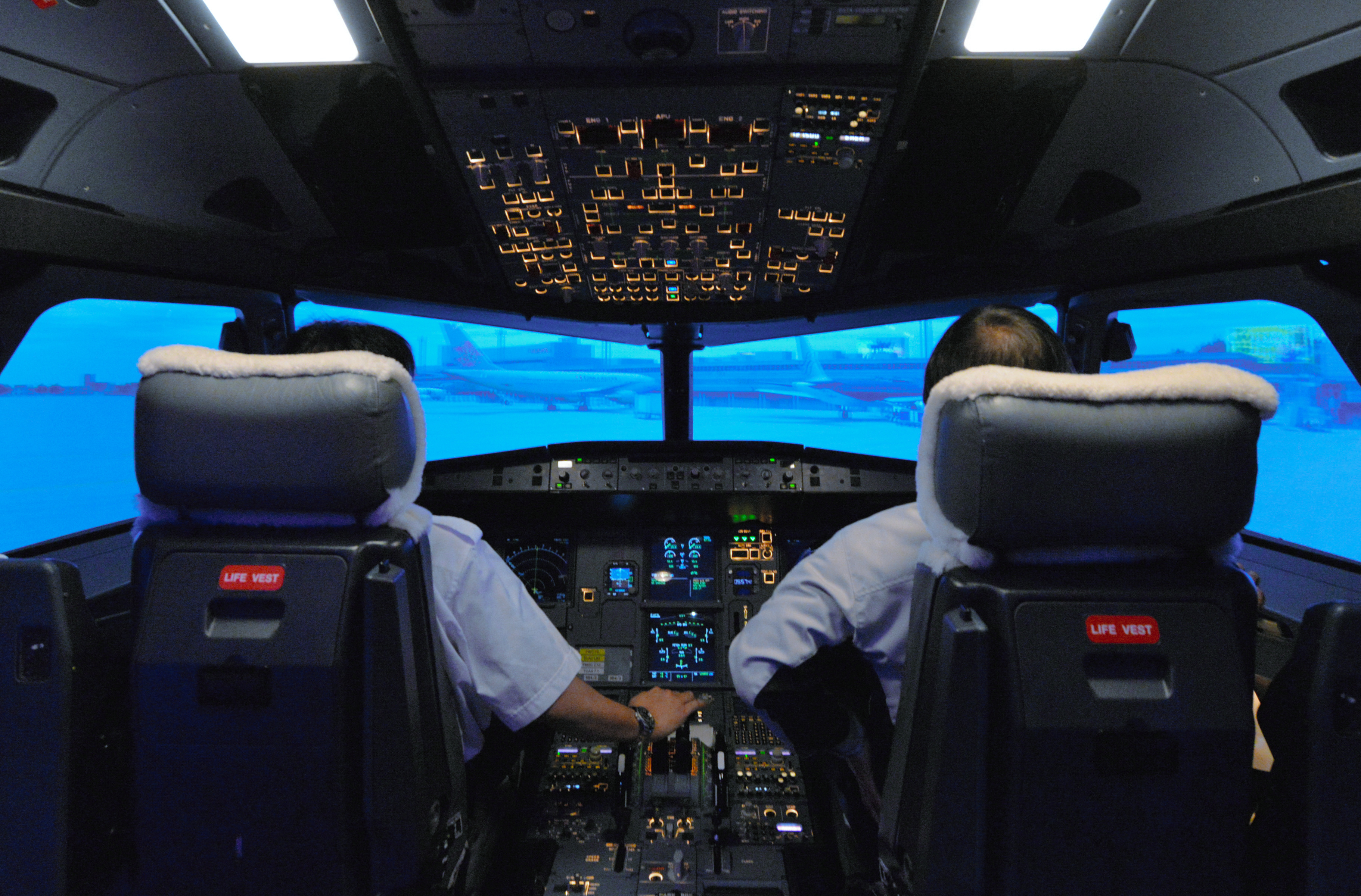 #7-2【パイロット】 操縦適性検査では何をする？　身体検査にも厳しい基準