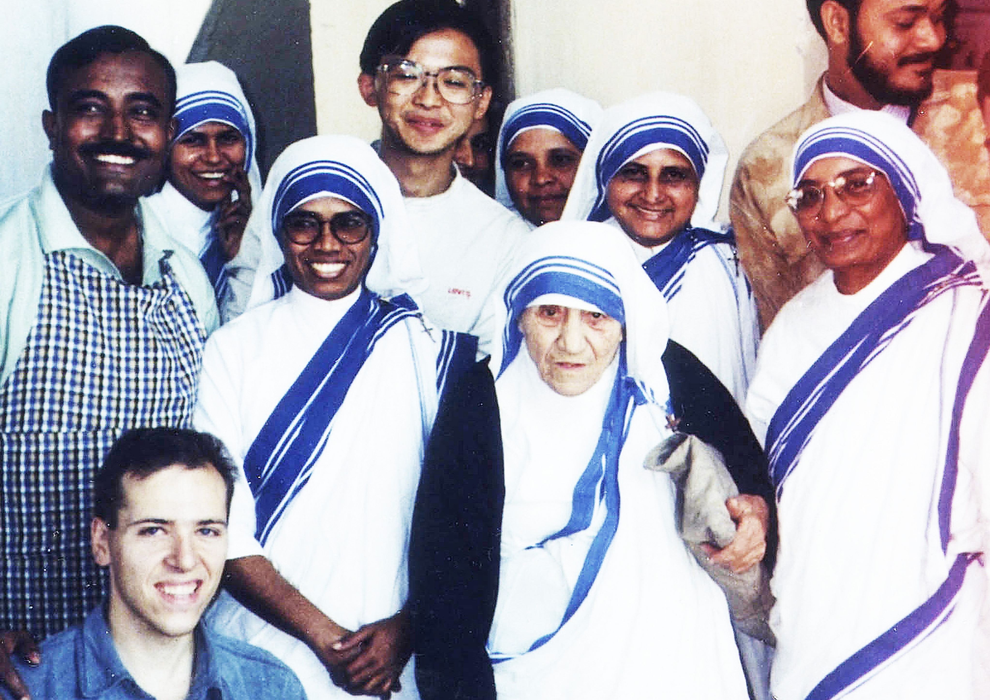 ヒンドゥー教の祭りで山車になったマザー・テレサ　宗教を超え集めた尊敬 #1244