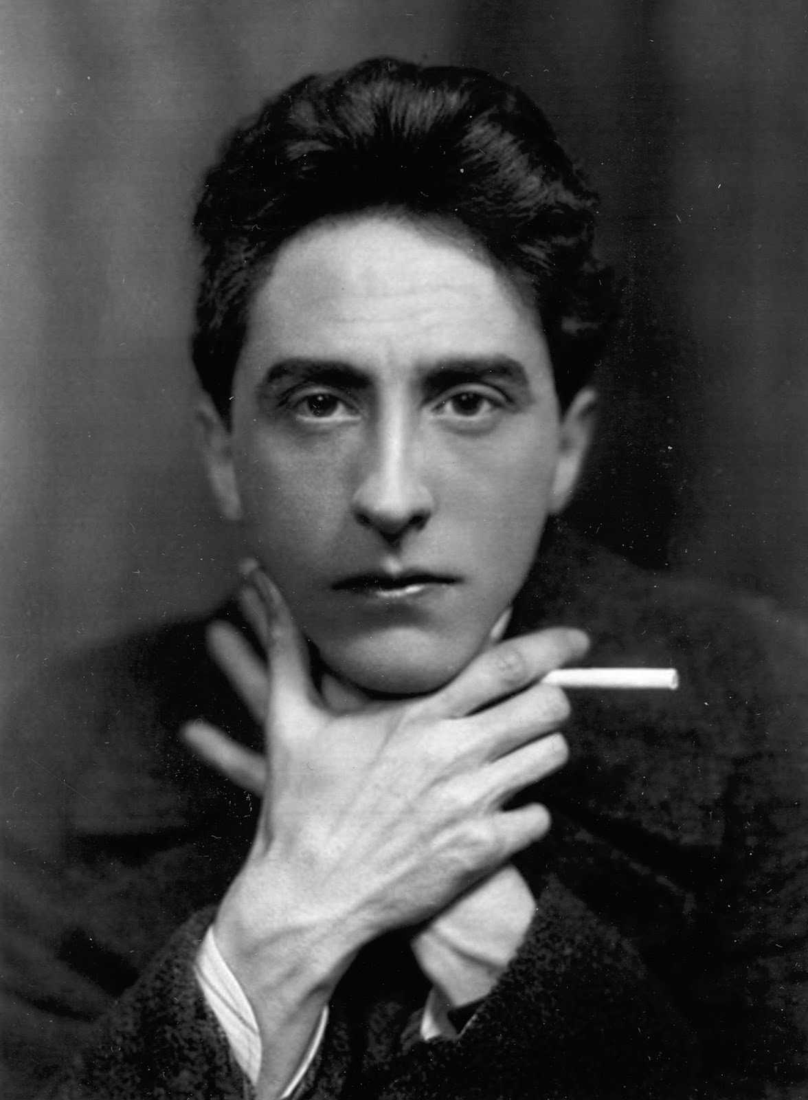 Imagen de apoyo de  Jean Cocteau, en el filo del siglo