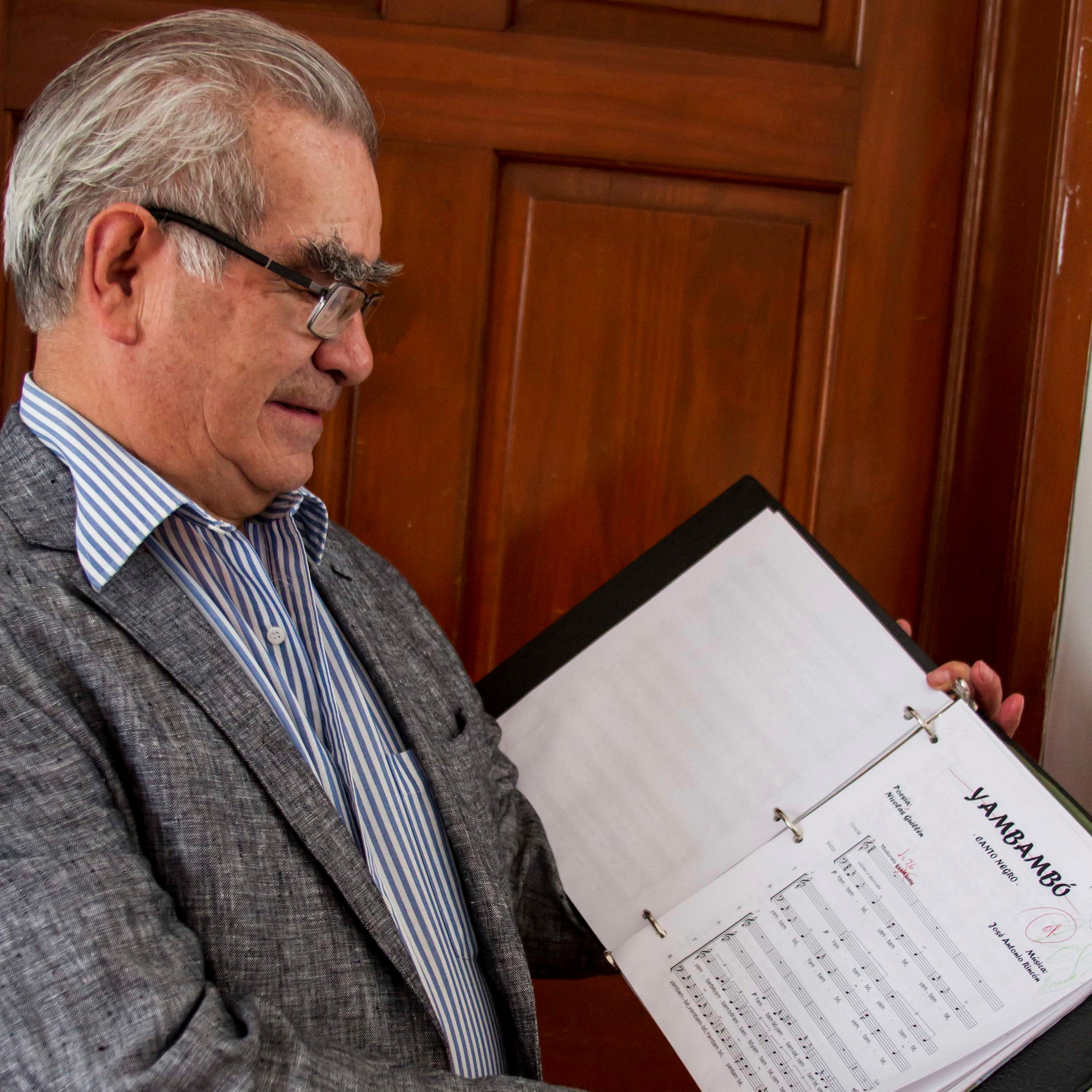 Imagen de apoyo de  Los Madrigalistas de Colombia: José Antonio Rincón conversa con Gloria Valencia
