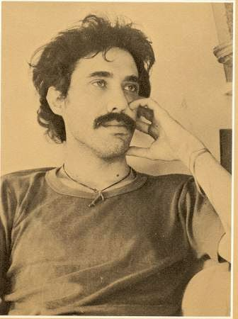 Imagen de apoyo de  Las manos y las alas de Luis Caballero