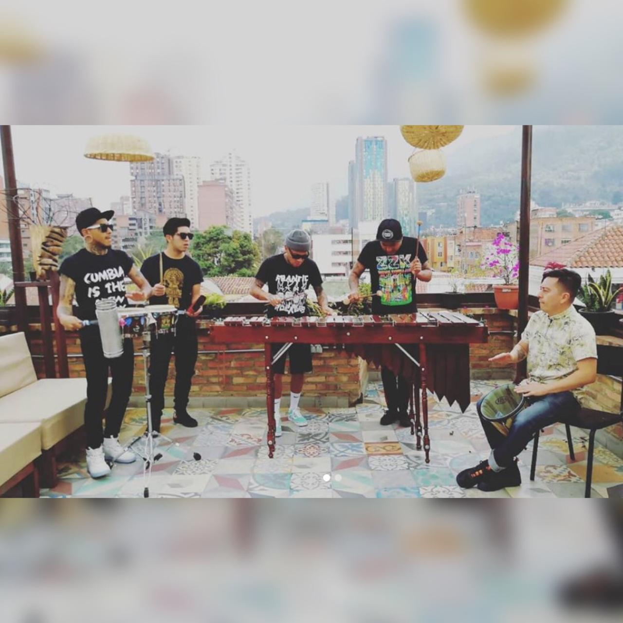 Imagen de apoyo de  Cumbia, marimba y punk mexicano [Son Rompe Pera]