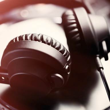 קול החג עם ירון אנוש - 4.10.17