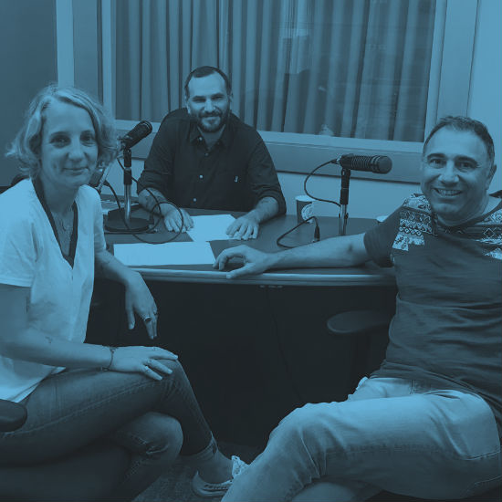 מתפרץ לדלתות פתוחות