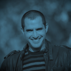 דורי מנור | "כל משורר הוא הומו"