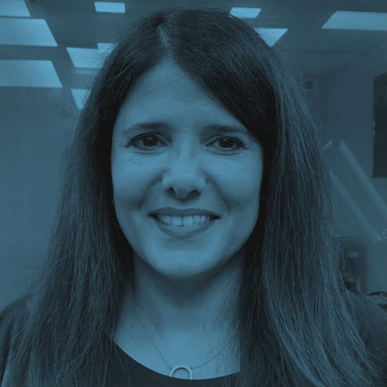 אורית קלופשטוק: " כתבתי כדי להושיט יד למטפלים, לזעוק את זעקת המטופלים ולפתוח צוהר לעולם שלנו"