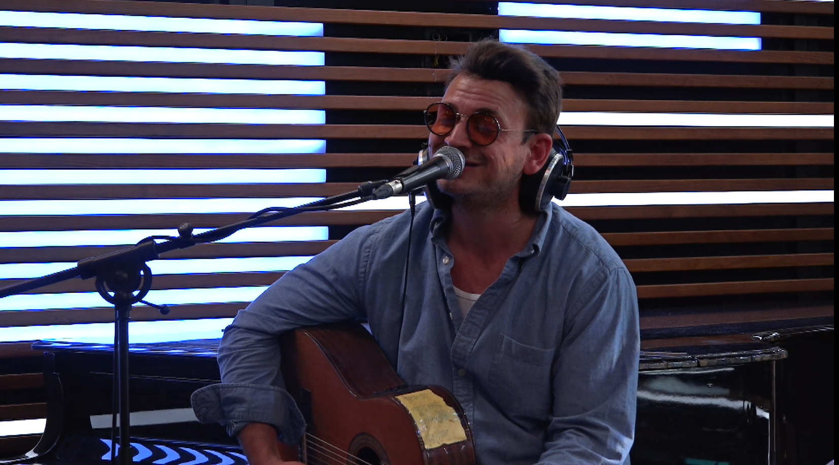 זלמן שטוב במופע אולפן 31 שנה לפטירת שלמה קרליבך