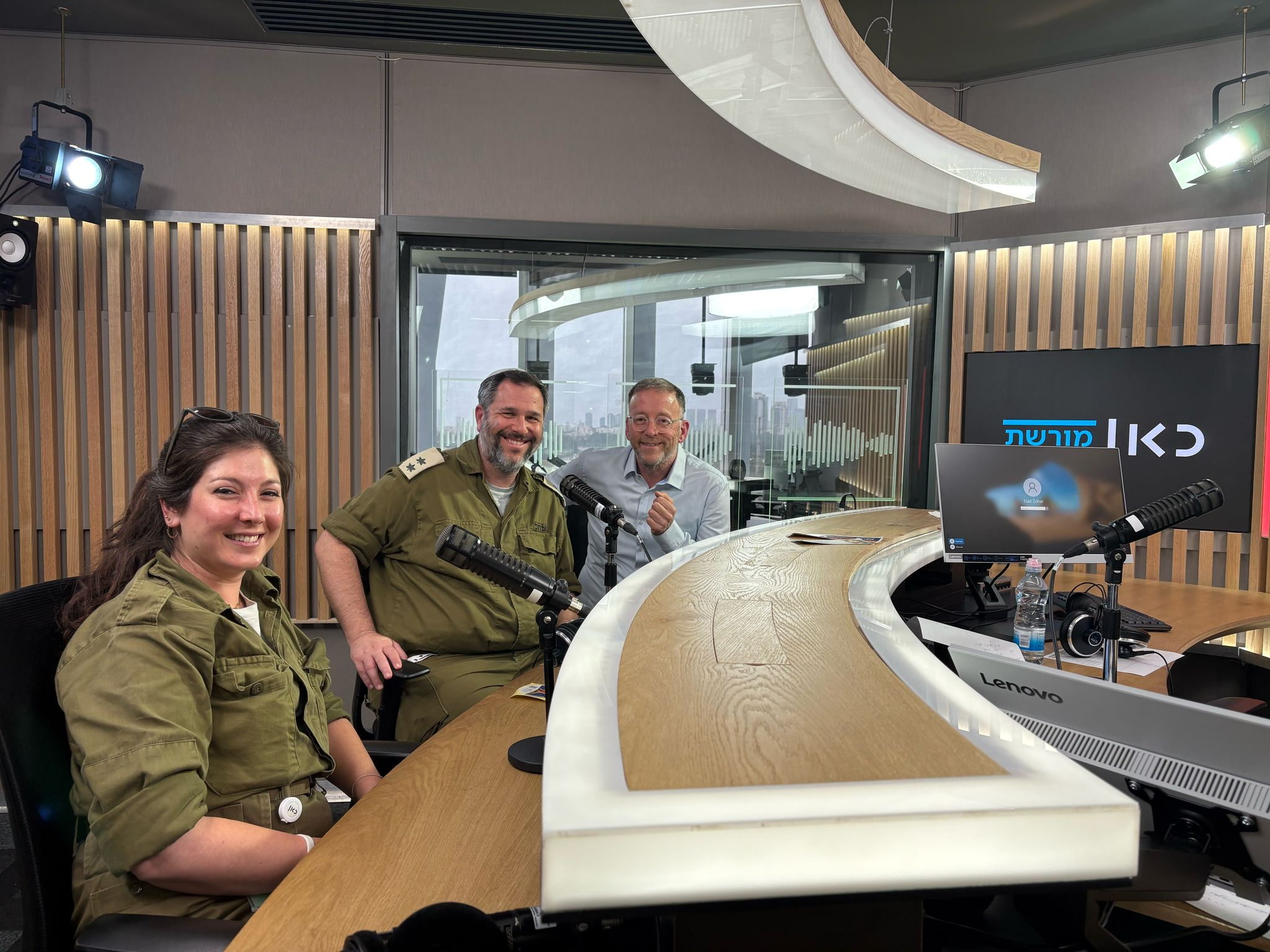 "שירת הסטיקרים״ - הסטיקרים שמנציחים את הנופלים