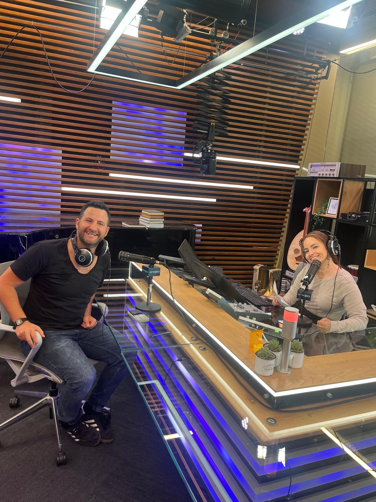 כל מה שמחבר בנינו - גיא הוכמן