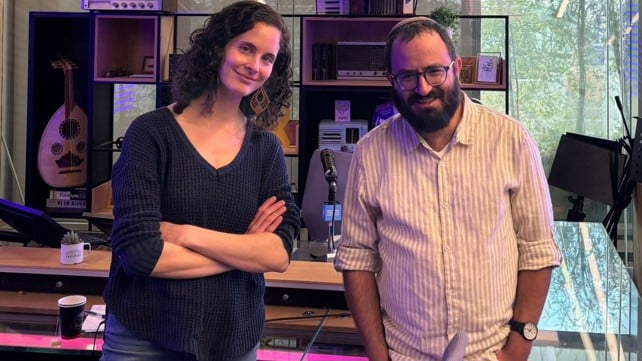 השפה החרדית: מענדי גרוזמן מארח את חוקרת הלשון דינה סנדר