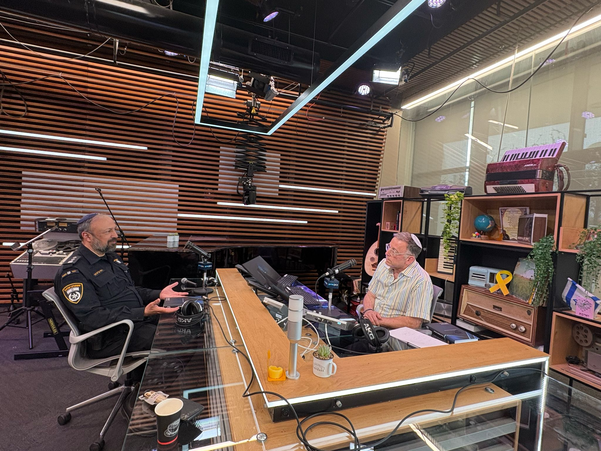 "כשספר תורה נשרף בתחנת משטרה – זה אומר שלכולנו יש אחריות על מה שקרה פה"