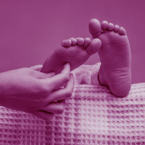 דגדגי אותי פה, דגדגי אותי שם ונשיר ביחד את הדיגי דיגי דם