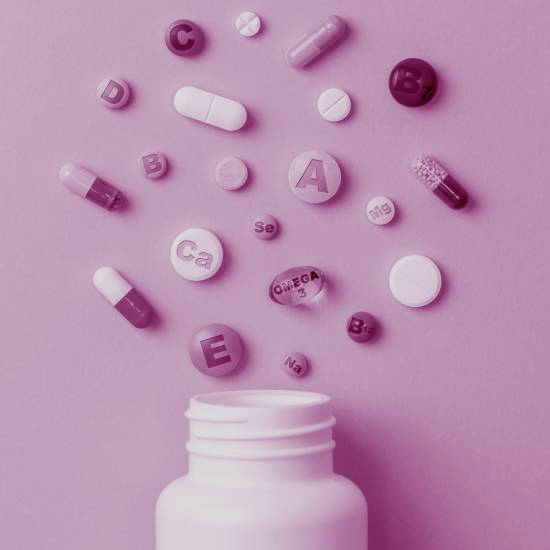 דוחס ויטמינים, שותה אספירינים, תמיד מחייך שכמעט נחנק