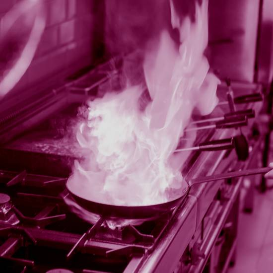 אש באה לוחשת אמרה שהיא כבר נוטשת