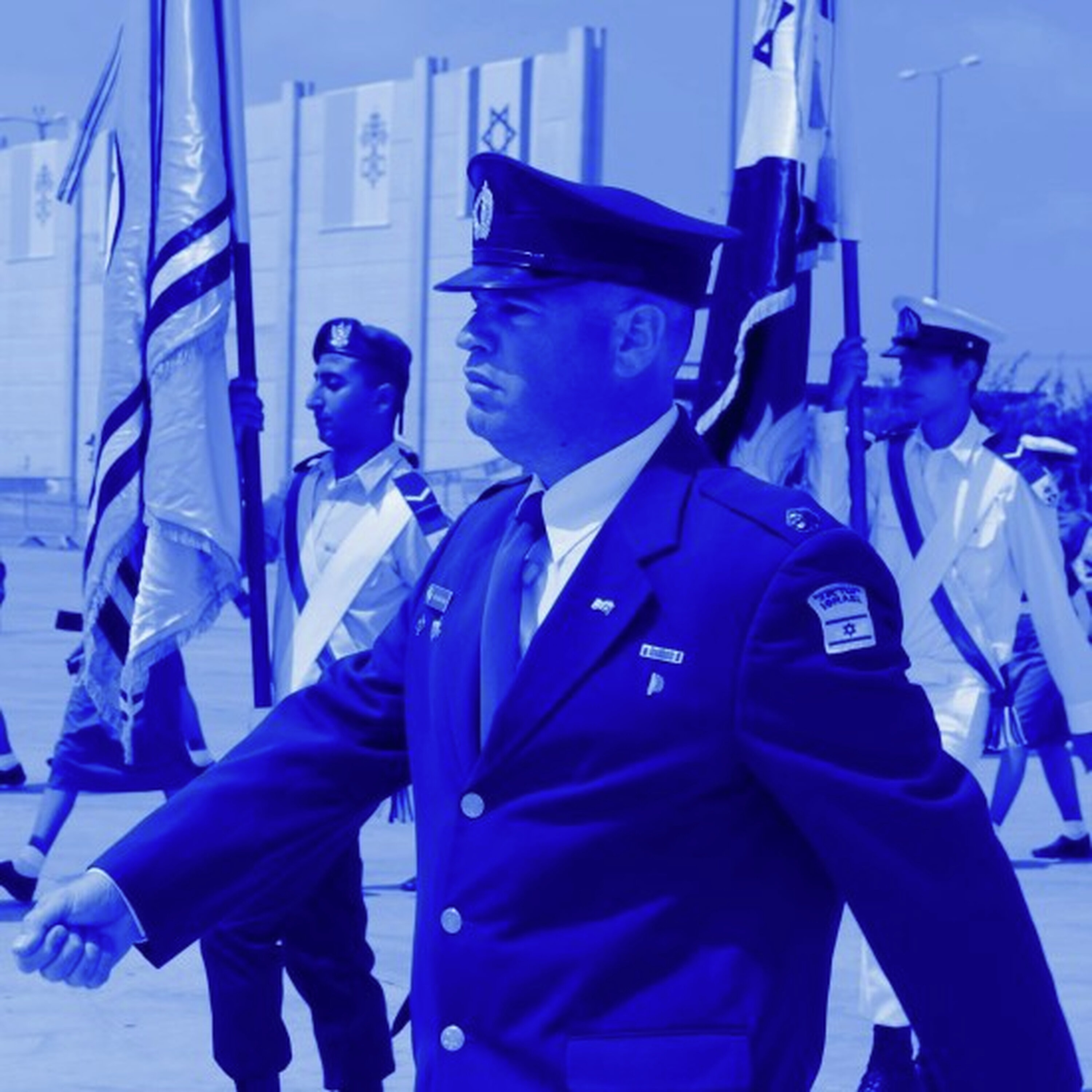 המסדר יעבור לדום! מאחורי הטקסים הצבאיים: סא"ל עודד נהרי episode artwork