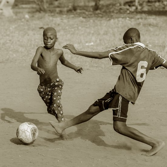 האם הכדורגל ישחרר את אפריקה - פרק 1