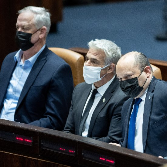 Análisis: El acuerdo de partes de Netanyahu sacude el esquema político