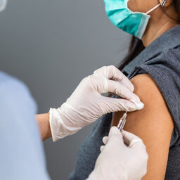 Cómo prevenir y curar el "COVID prolongado": con vacuna y oxígeno