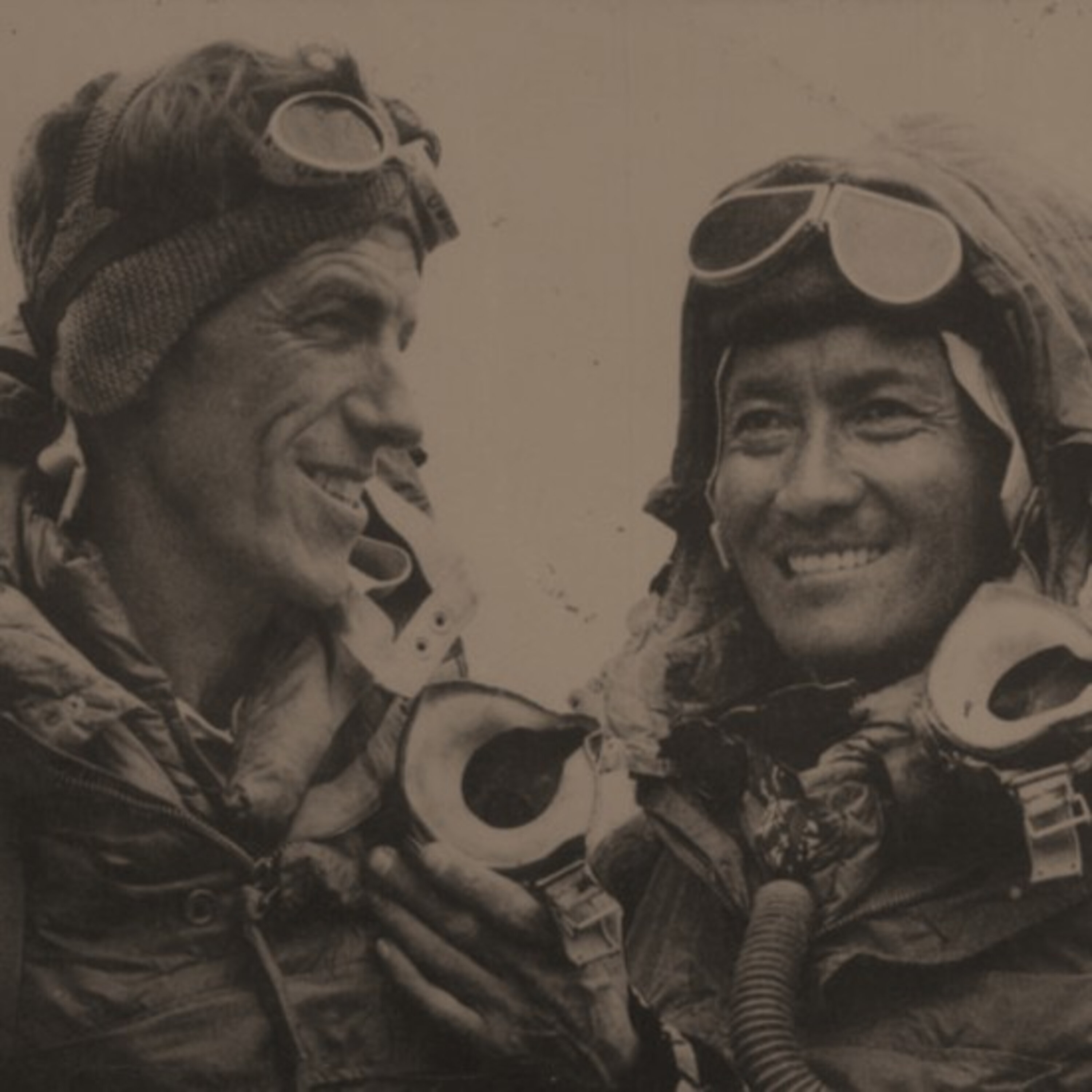 הילארי ונורגיי מטפסים על האוורסט