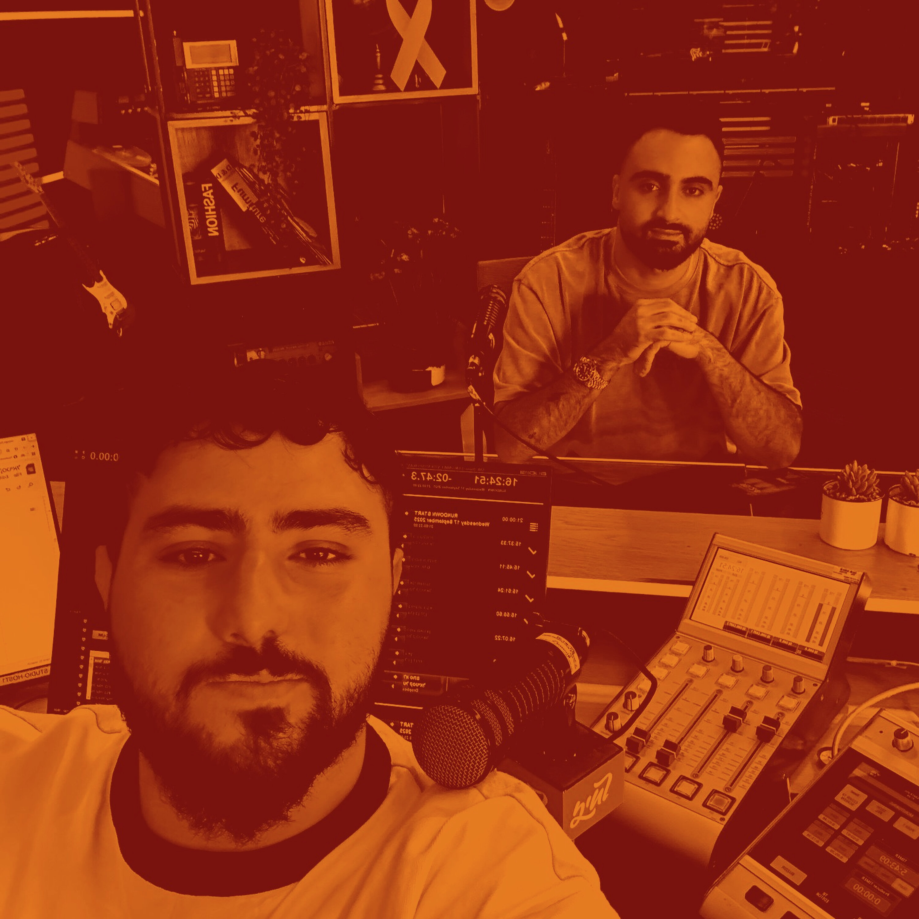 טל קסטיאל מתקדם לקדמת הבמה באי.פי בכורה episode artwork