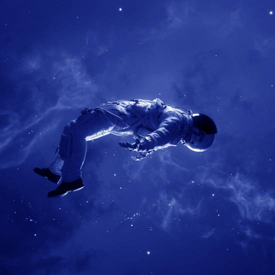 פרק 1: איך לא לטבוע בחלל