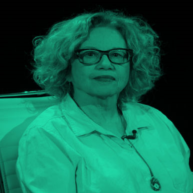 חוה אלברשטיין | זמרת שלא מפסיקה למרוד בעצמה