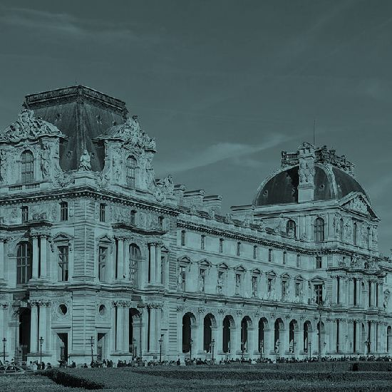 יום הולדת למוזיאון הלובר: מחשבות על מבצרי האמנות