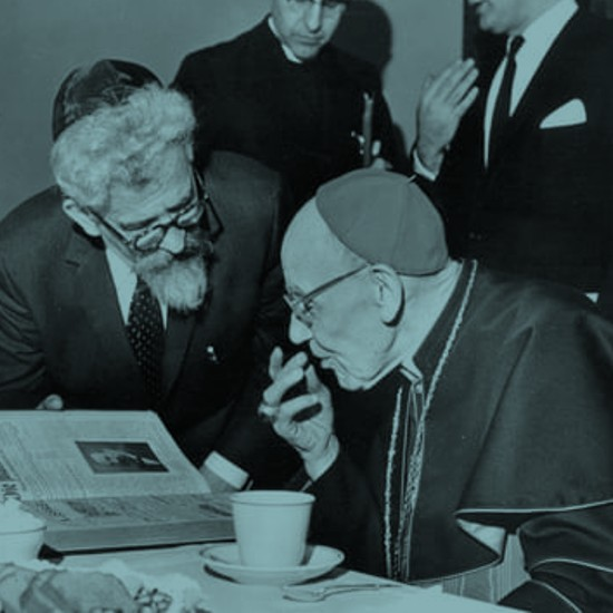 שום דת איננה אי: מחשבות יהודיות לחג המולד