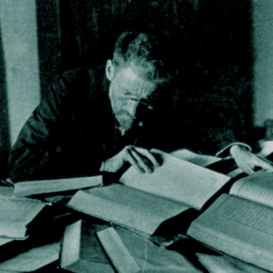 השפה הבוערת: אש זרה ליום השפה העברית