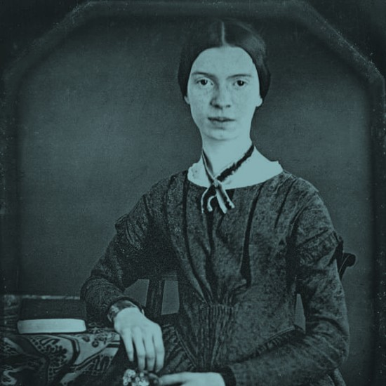 אמילי דיקנסון: משוררת בחדר סגור, ליבה שבור ובחוץ יורדת אפלה